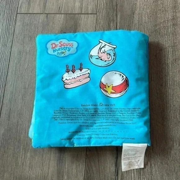 ❤️Free❤️Dr  Seuss Nursery Book’ The Cat in the Hat’ - Picture 3 of 3